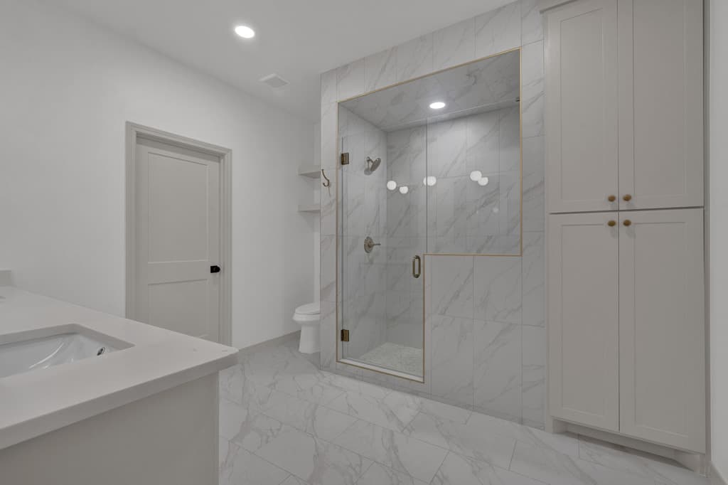 master bathroom 1.jpg